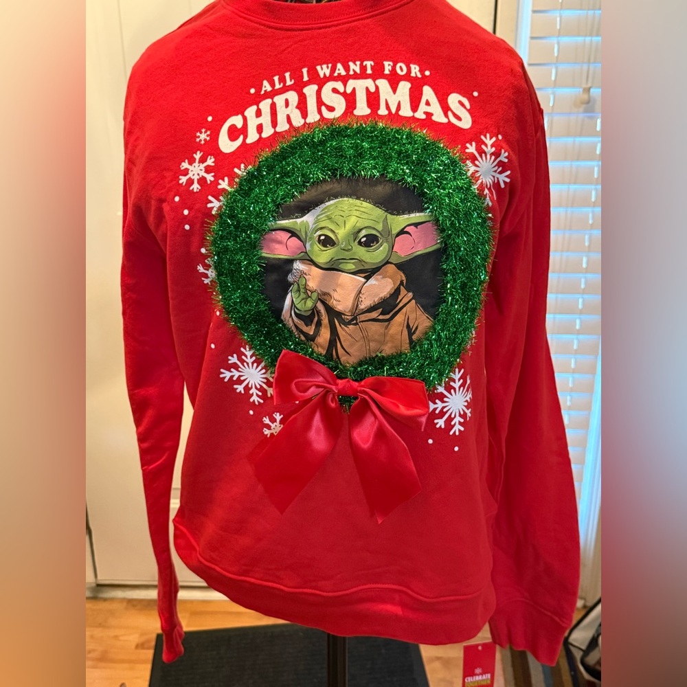 Kohl's Red Tinsel Wreath sweatshirt  Size L